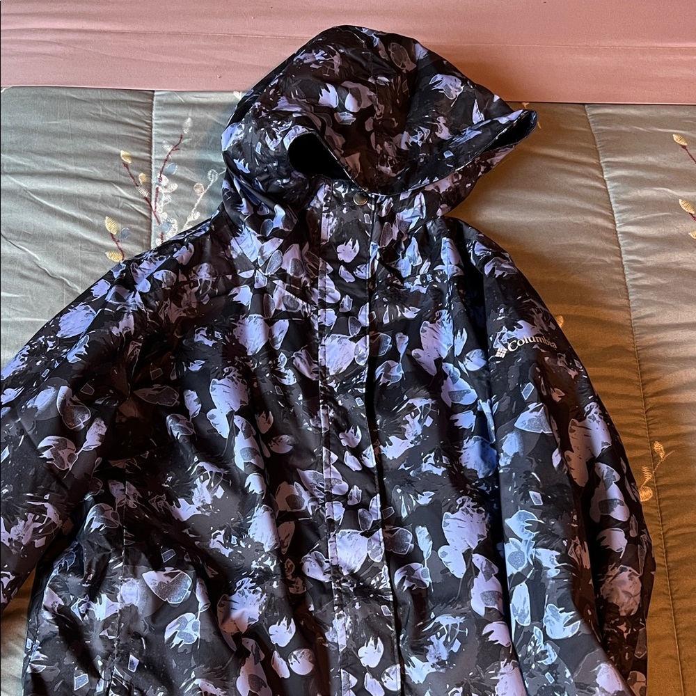 Columbia Black and Purple Patterned Rain Jacket